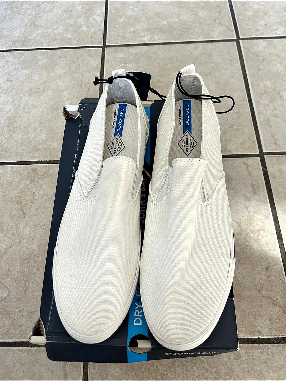 St. John's Bay Canvas Dry+Cool slip-on sneakers White US 13 NWT